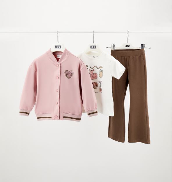 3-delige meisjesset met roze bomberjas, ballet-t-shirt en bruine flared broek van iDO