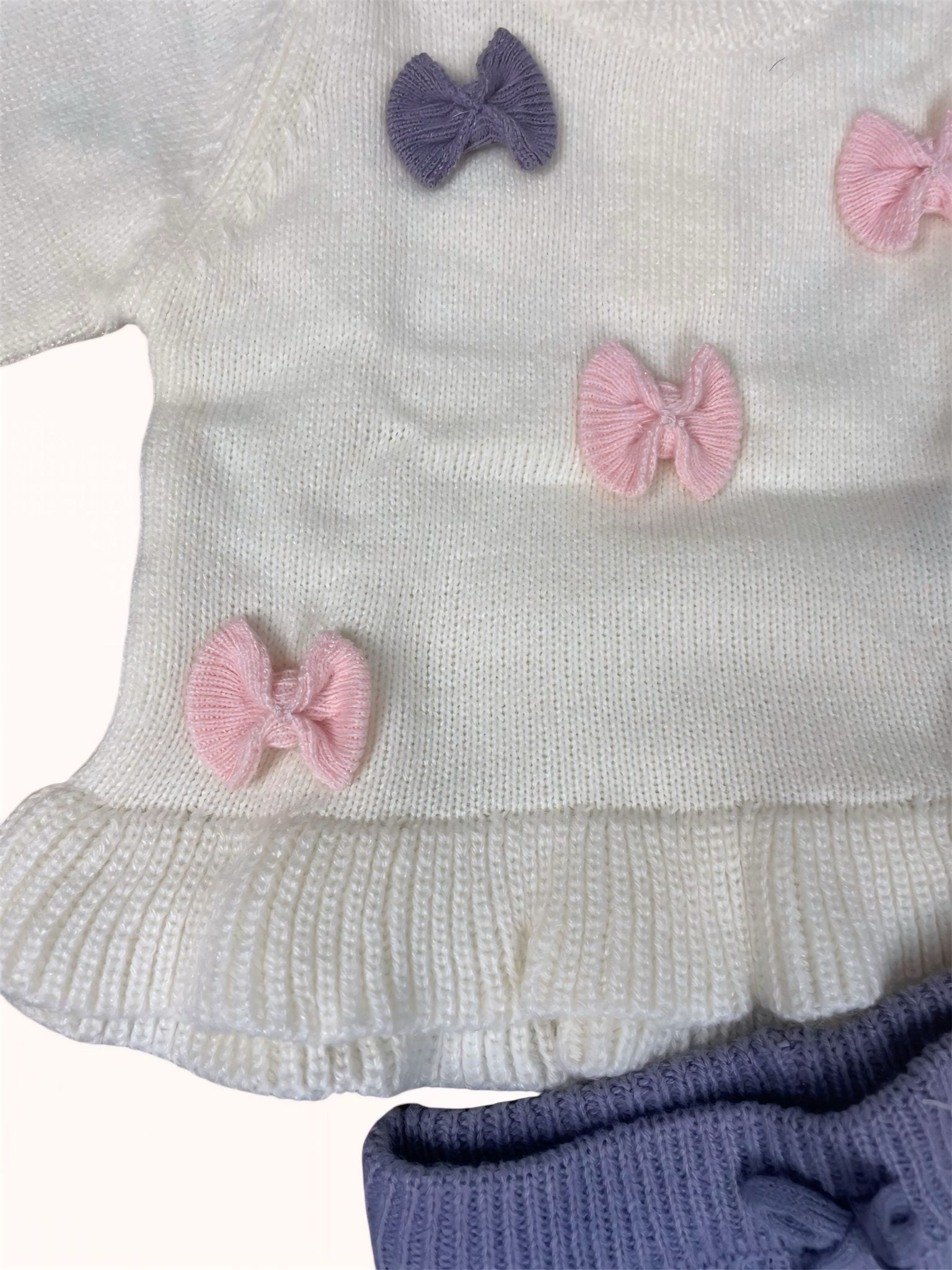 Coffret cadeau bébé – Pull, leggings, bonnet et moufles