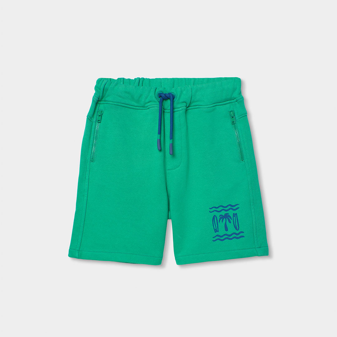 Felgroene jongens sweat shorts Boboli met blauwe trekkoord, twee ritszakken en palmboom met surfboard print op rechterpijp – Elisa Kids Boutique