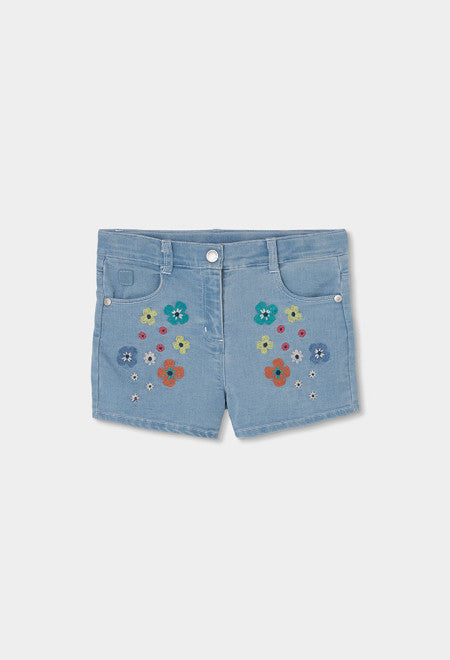 Lichtblauwe meisjes denim shorts Boboli met kleurrijke geborduurde bloemen in turquoise, oranje, geel en grijs op voorzijde – Elisa Kids Boutique