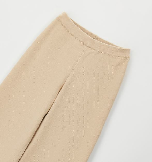 Detail van de elastische taille van de beige iDO meisjes culotte