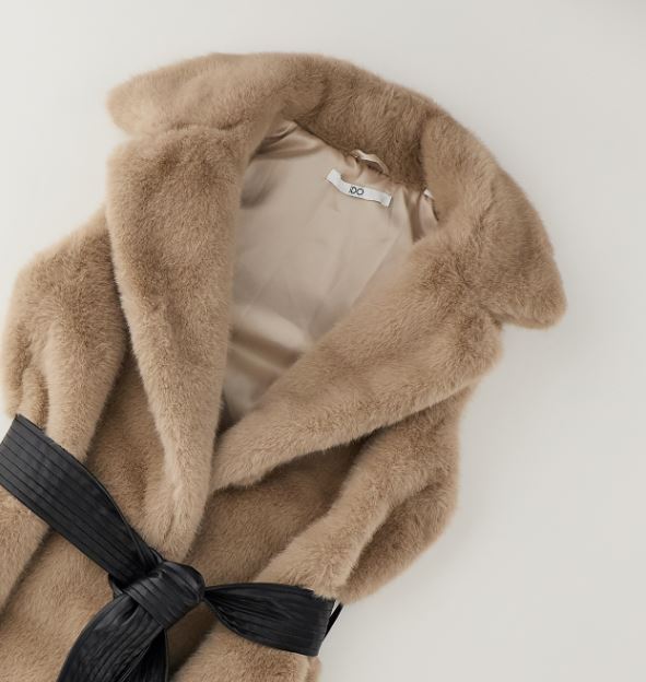 iDO camel meisjesbontgilet detail met sjaalkraag en gevoerde binnenkant