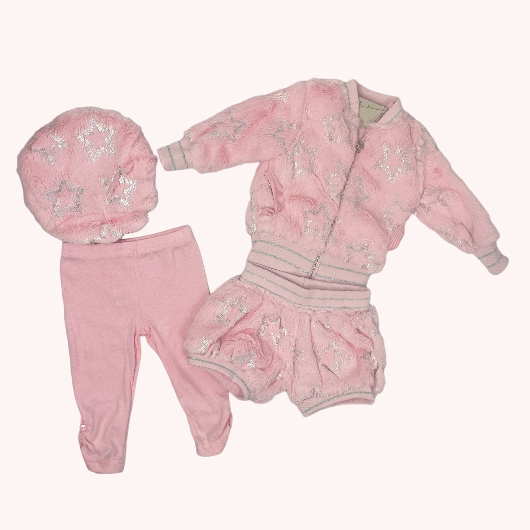 Roze vest, shortje en muts met glitter effect
