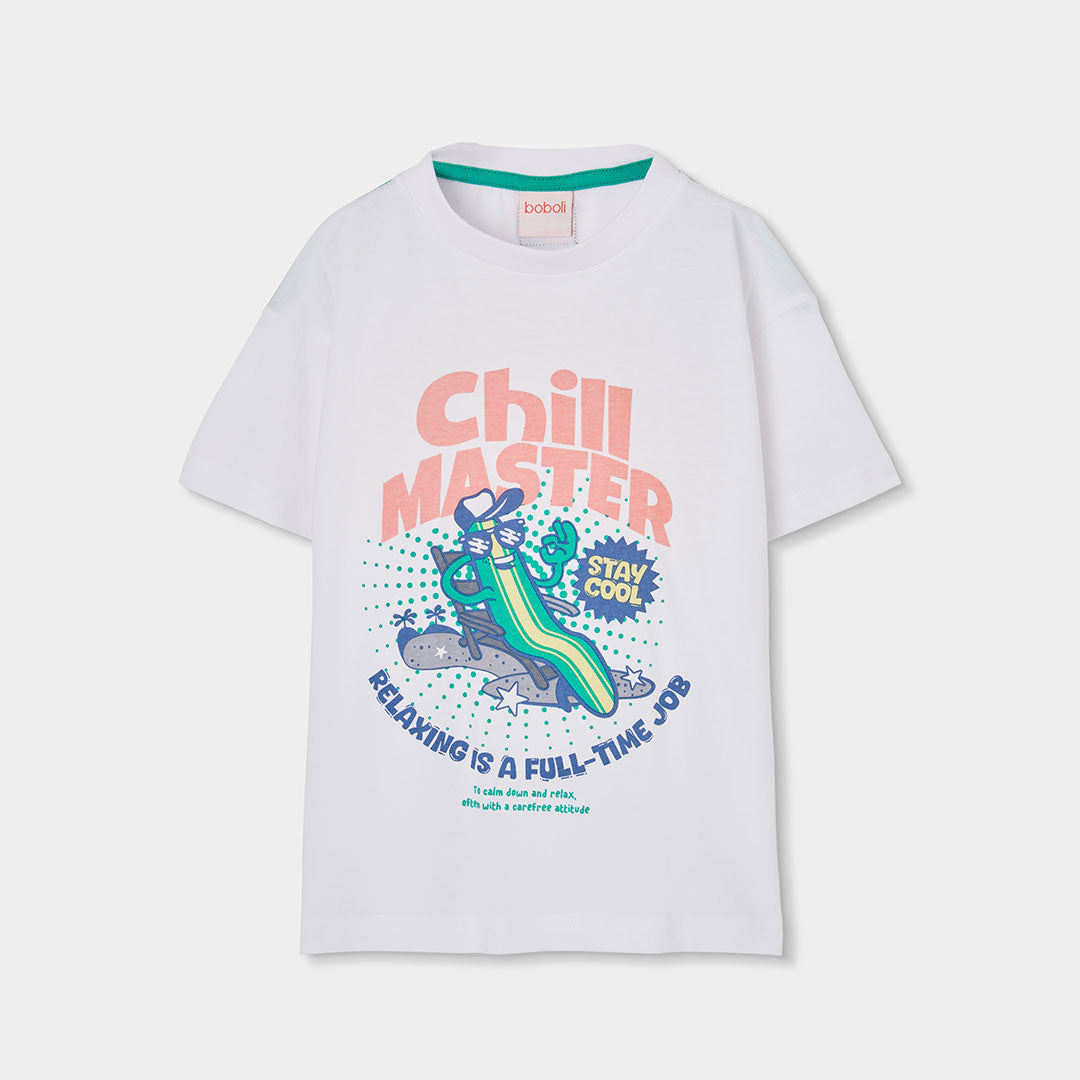 Wit jongens t-shirt Boboli met grote retro Chill Master Stay Cool print van relaxende cartoon-figuur in strandstoel – Elisa Kids Boutique